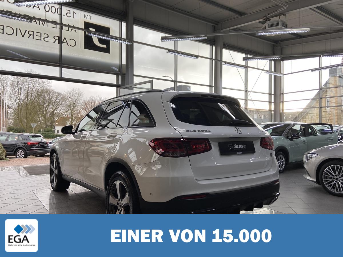 Mercedes-Benz GLC 300 e AMG Line 4M Night-Paket LED MBUX