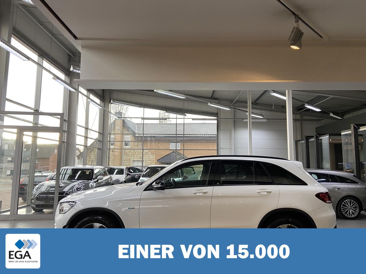 Mercedes-Benz GLC 300 e AMG Line 4M Night-Paket LED MBUX