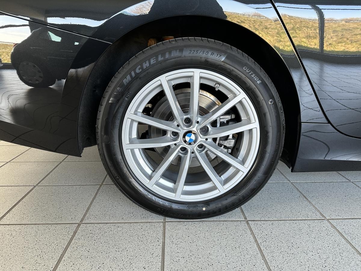 BMW 320i Limousine Standheizung LED el Sitze  PDC 