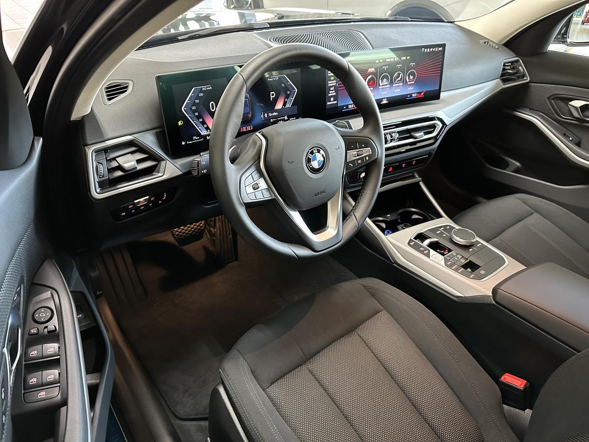 BMW 320i Limousine Standheizung LED el Sitze  PDC 