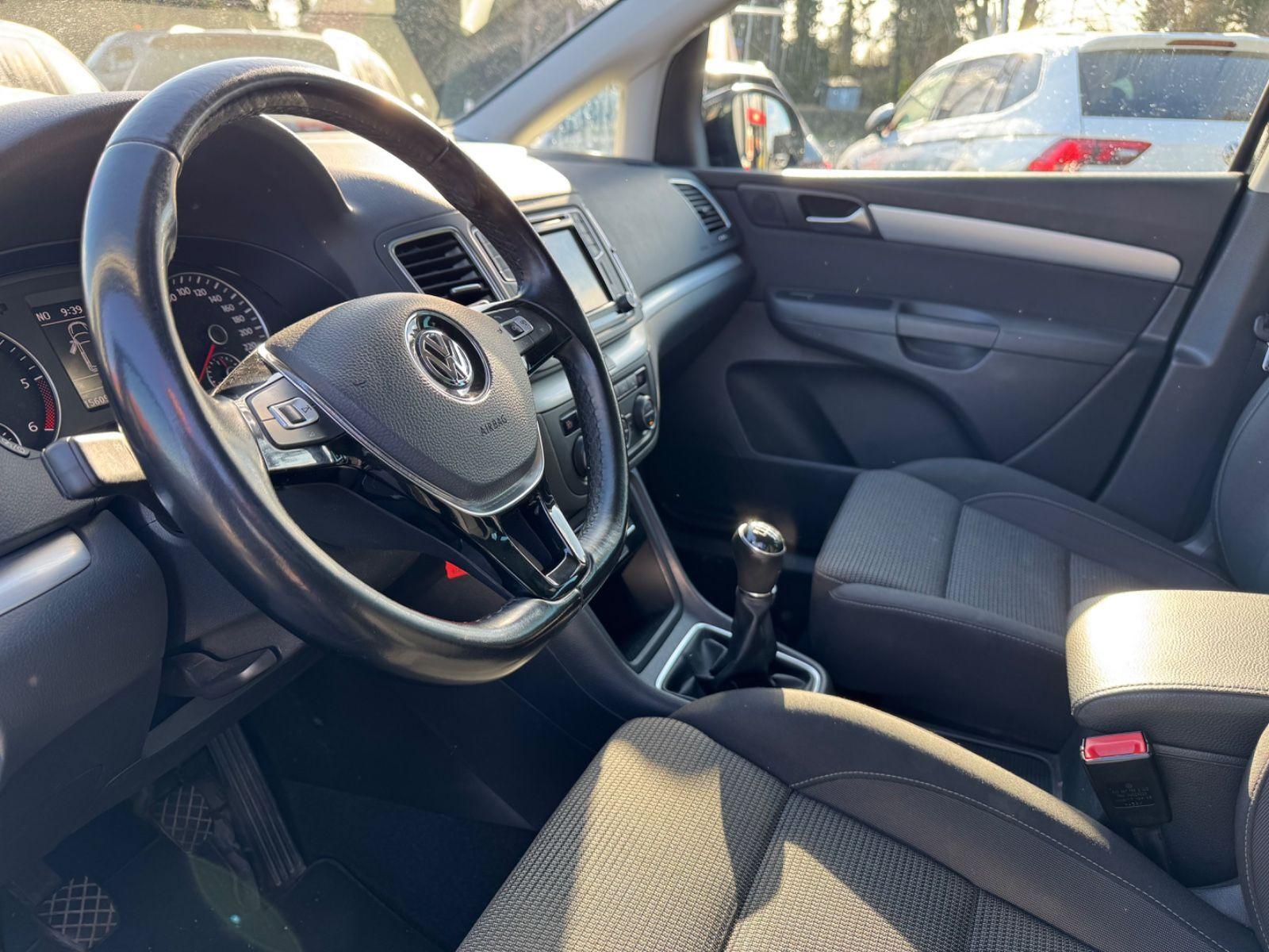 Volkswagen Sharan 2,0 TDI Comfortline AHK NAVI SHZ 7-SITZER