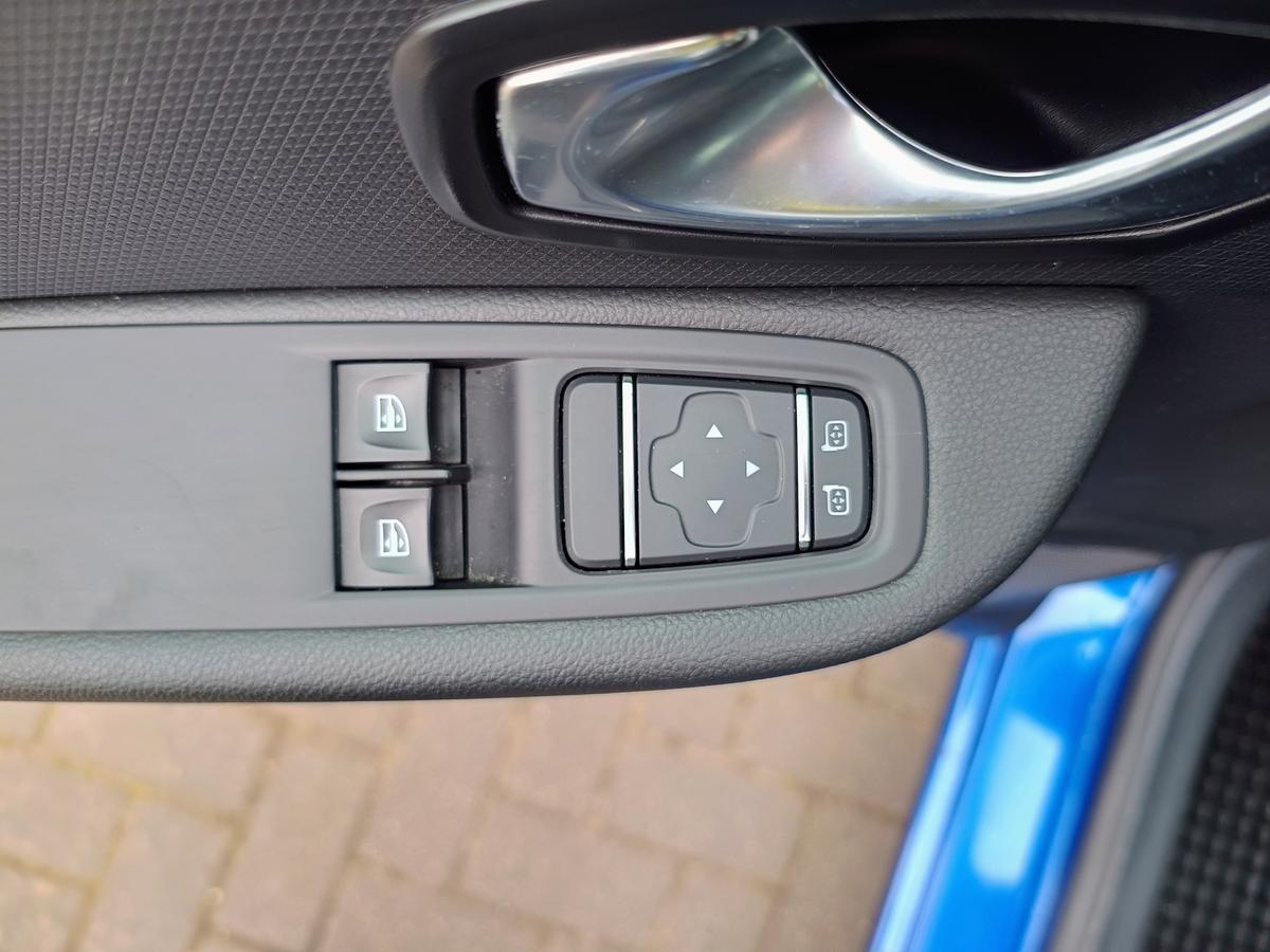 Renault Clio IV 1.2 16V 75 Life - Wenig KM, GJR, BT