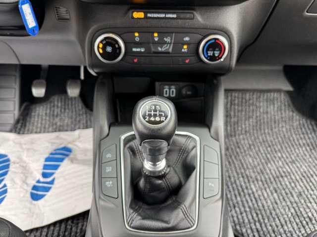 Ford Focus Turnier Cool & Connect LED*NAVI*AHK*SHZ