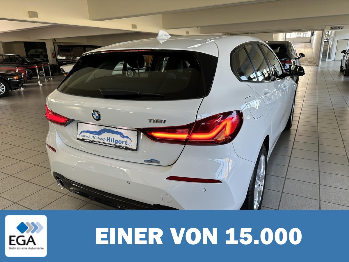 BMW 118i Sport Line LED RFK Pannodach Navi PDC Sitzhz.