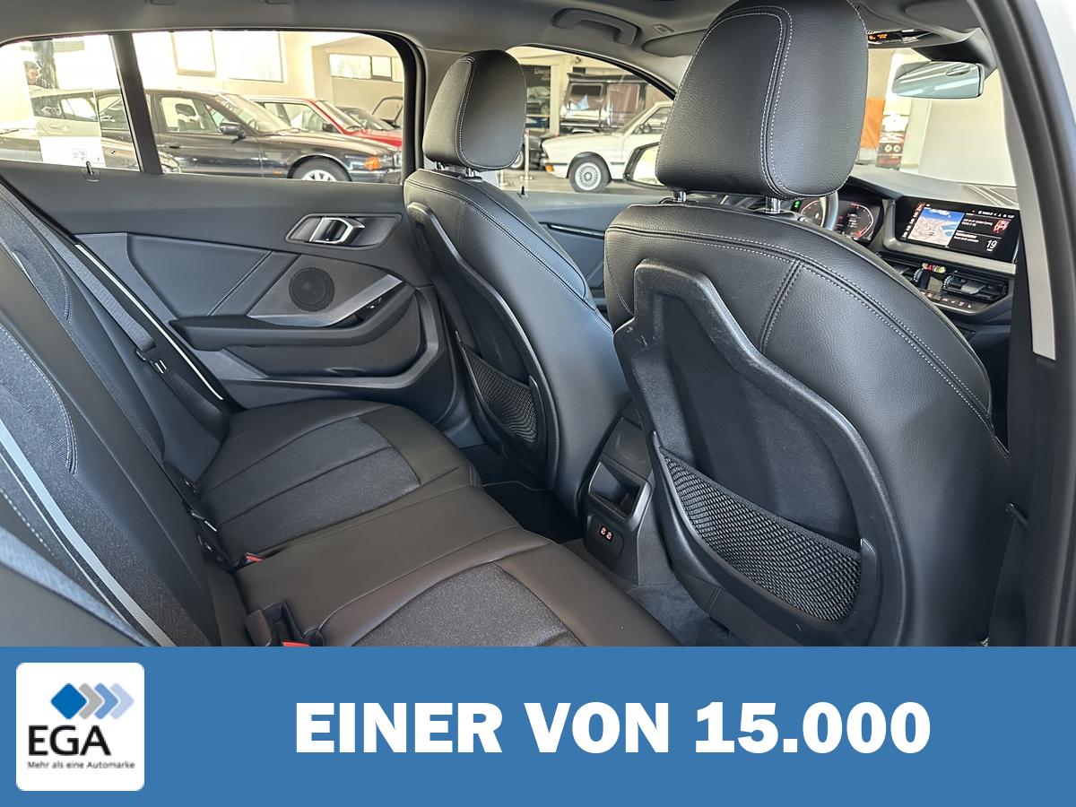 BMW 118i Sport Line LED RFK Pannodach Navi PDC Sitzhz.