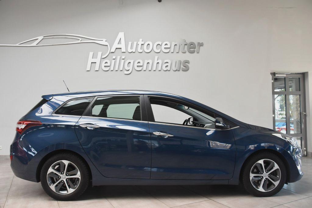HYUNDAI i30 cw blue Style Navi Kamera Sitzheiz Allwetter