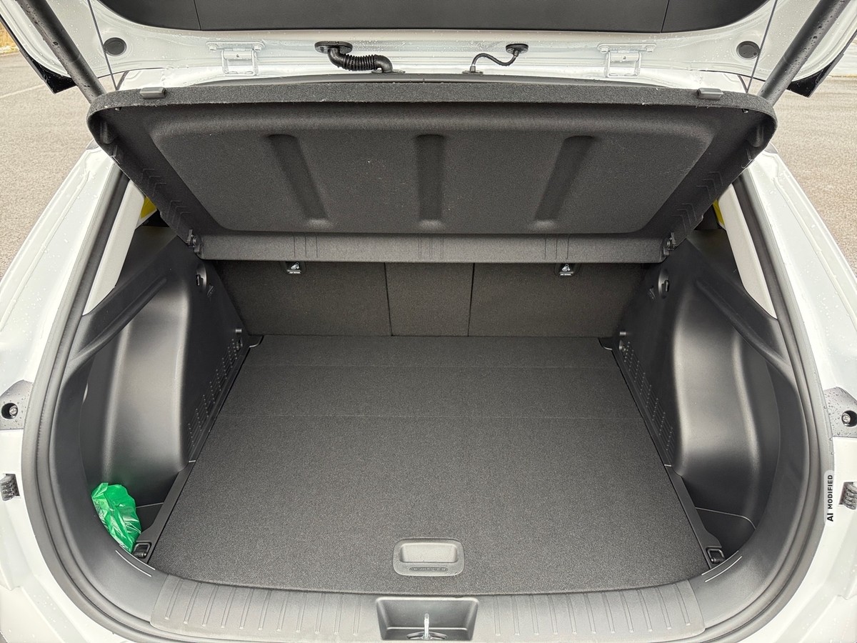 Hyundai KONA Prime Dachlackierung Navi LED