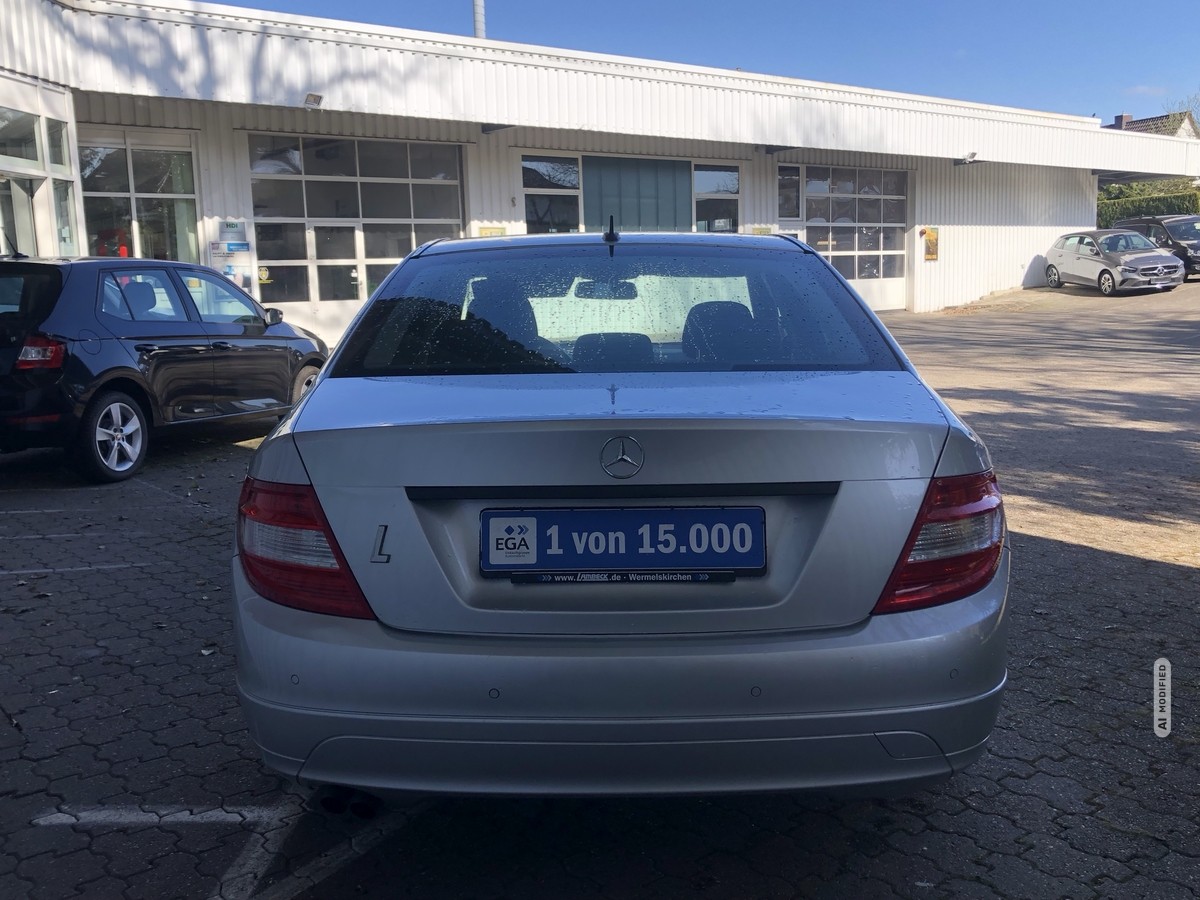 Mercedes-Benz C 180 NUR EXPORT GEPFLEGT*NAVI*KLIMAAUT*PTS VO*HI*SHZ 