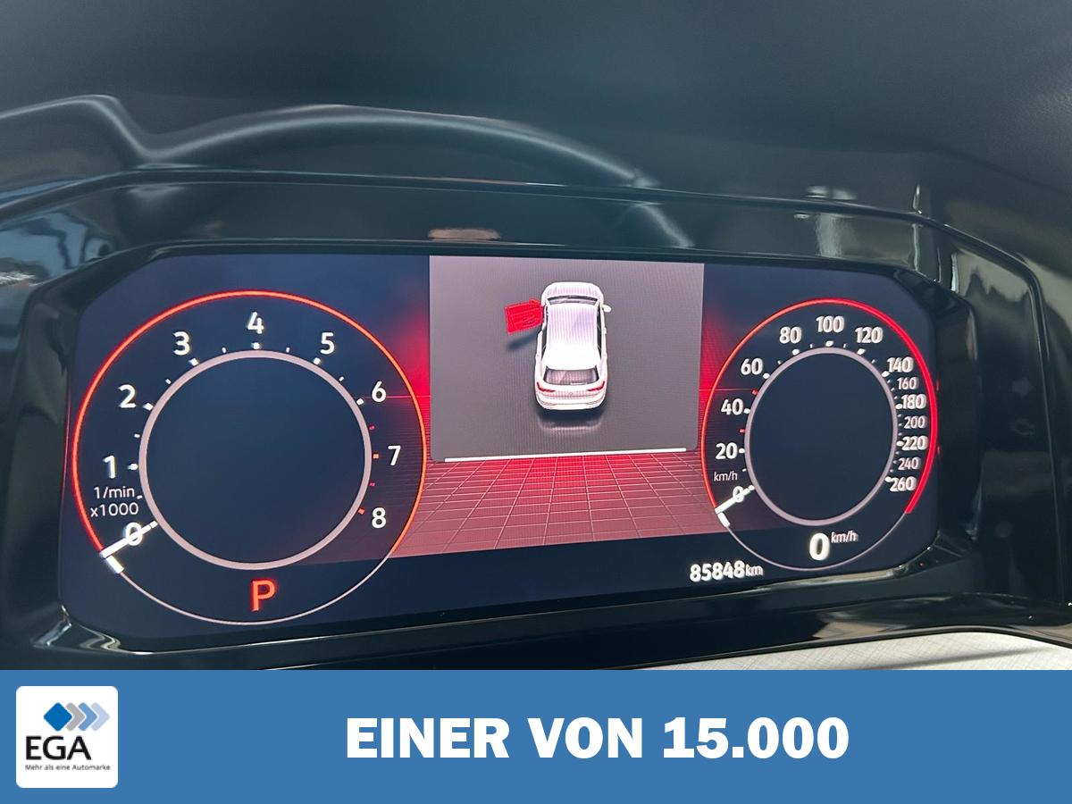 Volkswagen Golf VIII 1.0 eTSI Life LED ACC Virtual Navi