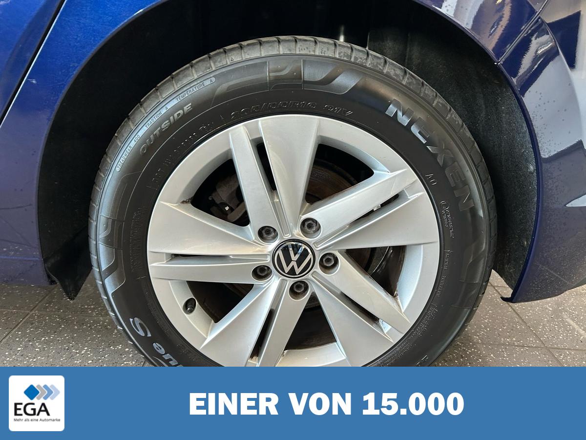 Volkswagen Golf VIII 1.0 eTSI Life LED ACC Virtual Navi