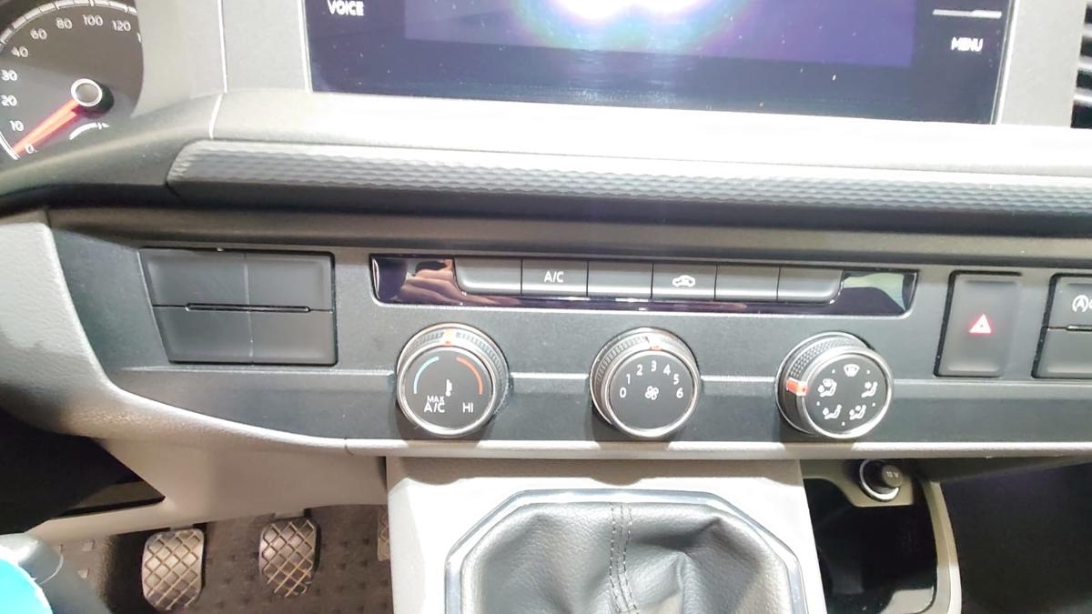 Volkswagen T6 Transporter lang 5 Sitzer Navi Klima vo & hi