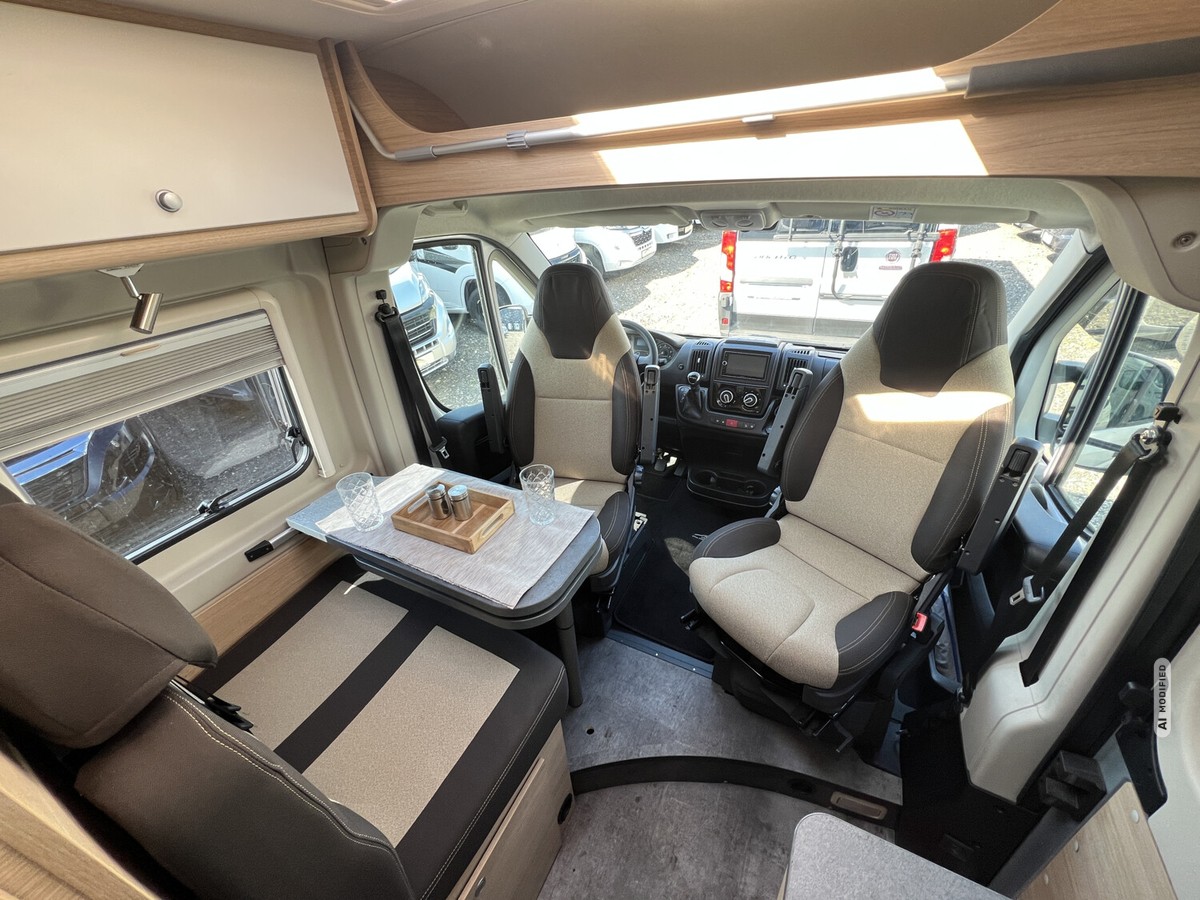 Pössl Roadcar 540 Automatik+Solar+SAT+AHK+Markise+Navi+160 PS