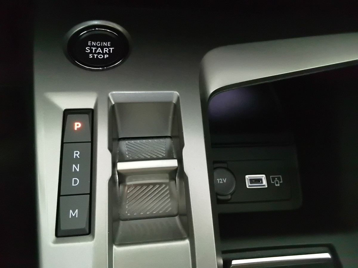 Peugeot 408 PureTech 130 EAT8 Allure Pack