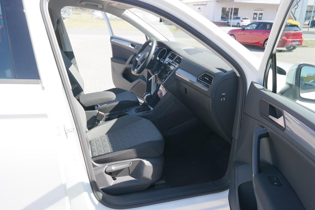 Volkswagen Tiguan 2.0 TDI Life DSG ,Std.-Hzg., Matrix AHK....