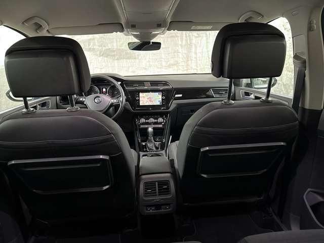 Volkswagen Touran 2.0TDI Highline Navi LED 7Sitze Standheiz.