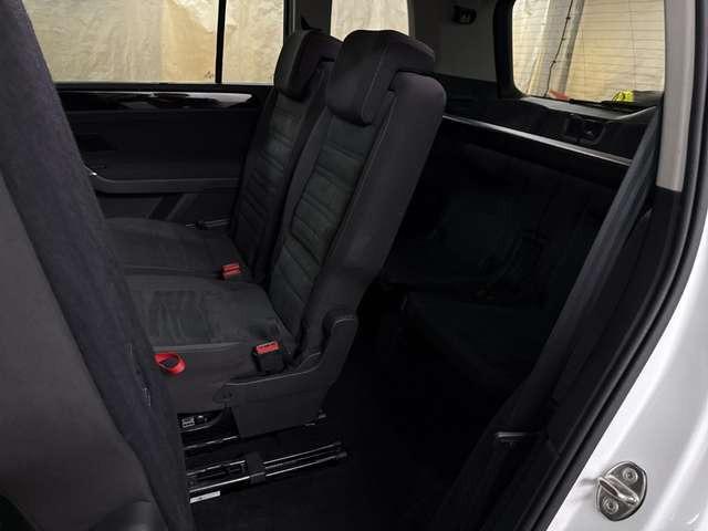 Volkswagen Touran 2.0TDI Highline Navi LED 7Sitze Standheiz.