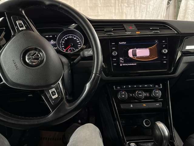 Volkswagen Touran 2.0TDI Highline Navi LED 7Sitze Standheiz.
