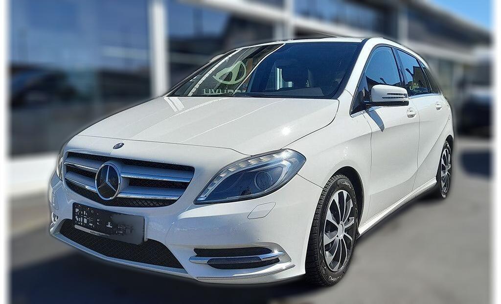 Mercedes-Benz B 180 ,Navi, Xenon, Bluet,Sitzhzg,AHK,Scheckheft