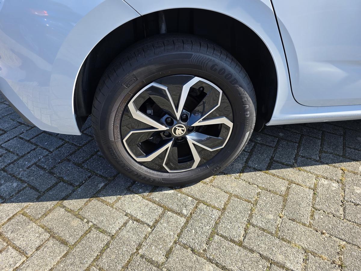 Skoda Kamiq 1.0 TSI Ambition LED RFK BiColor SmartLink DAB+ Klima