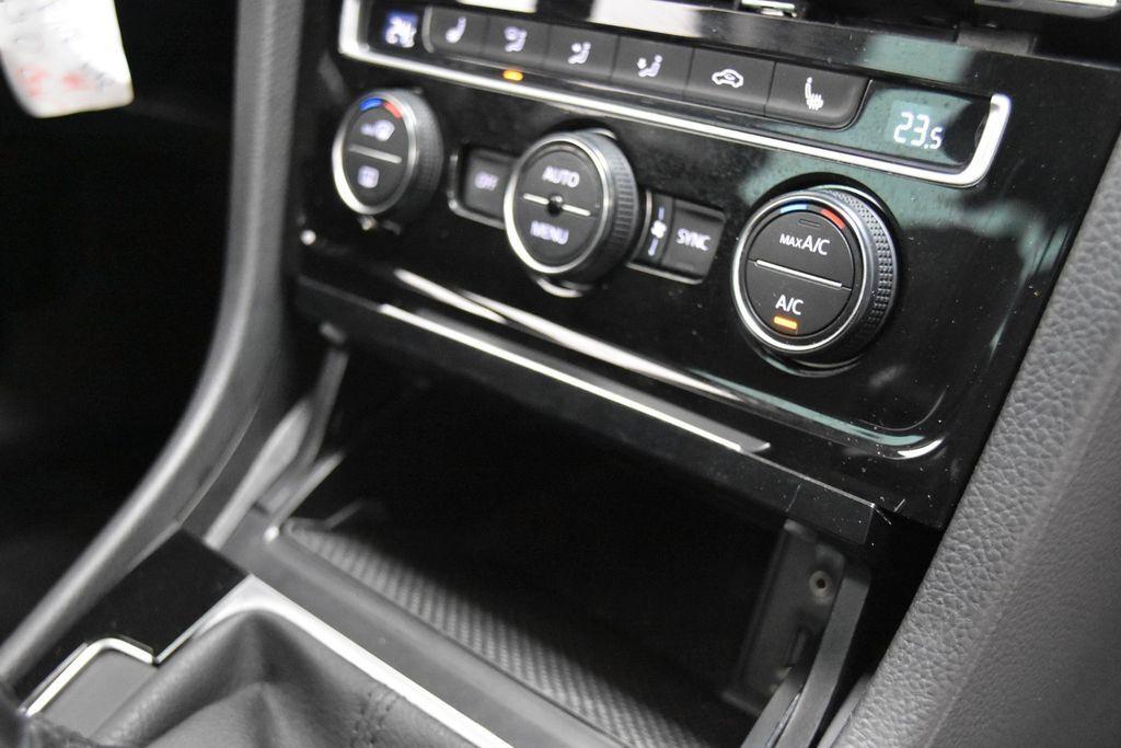 Volkswagen Golf VII Lim. Allstar BMT R-Line Navi Tempo