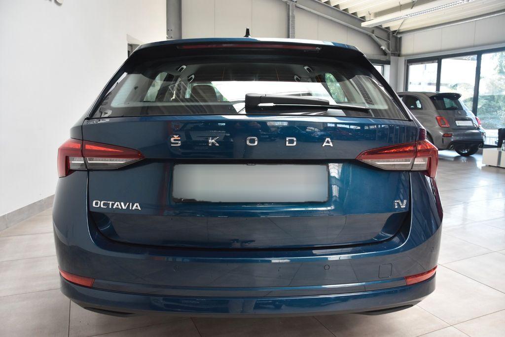 Skoda Octavia Combi Ambition PHYB DSG LED DAB Tempo
