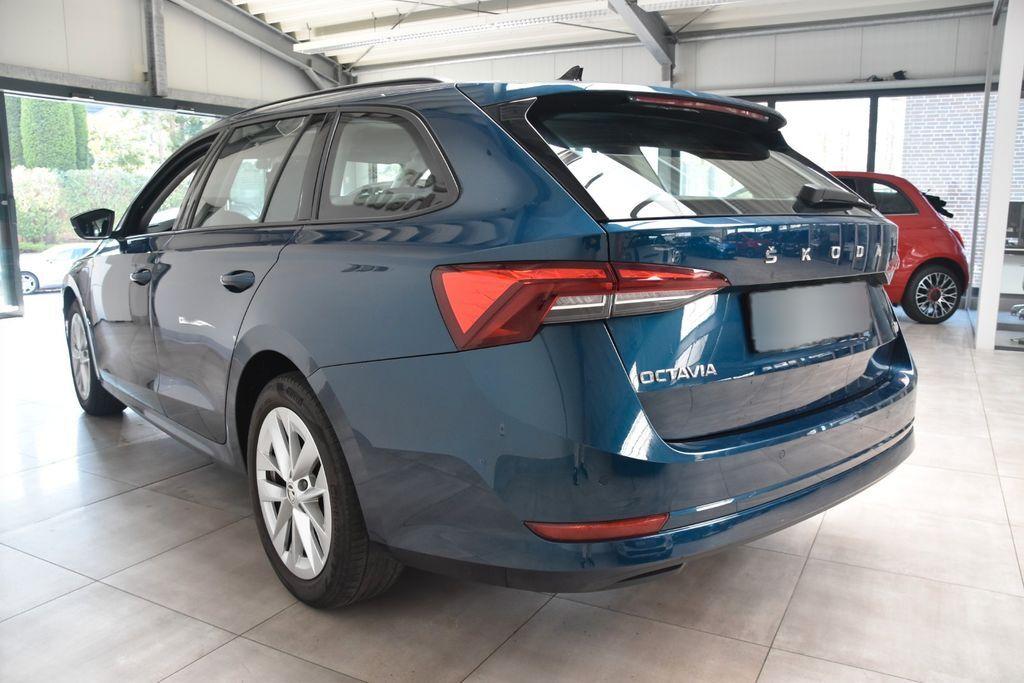 Skoda Octavia Combi Ambition PHYB DSG LED DAB Tempo