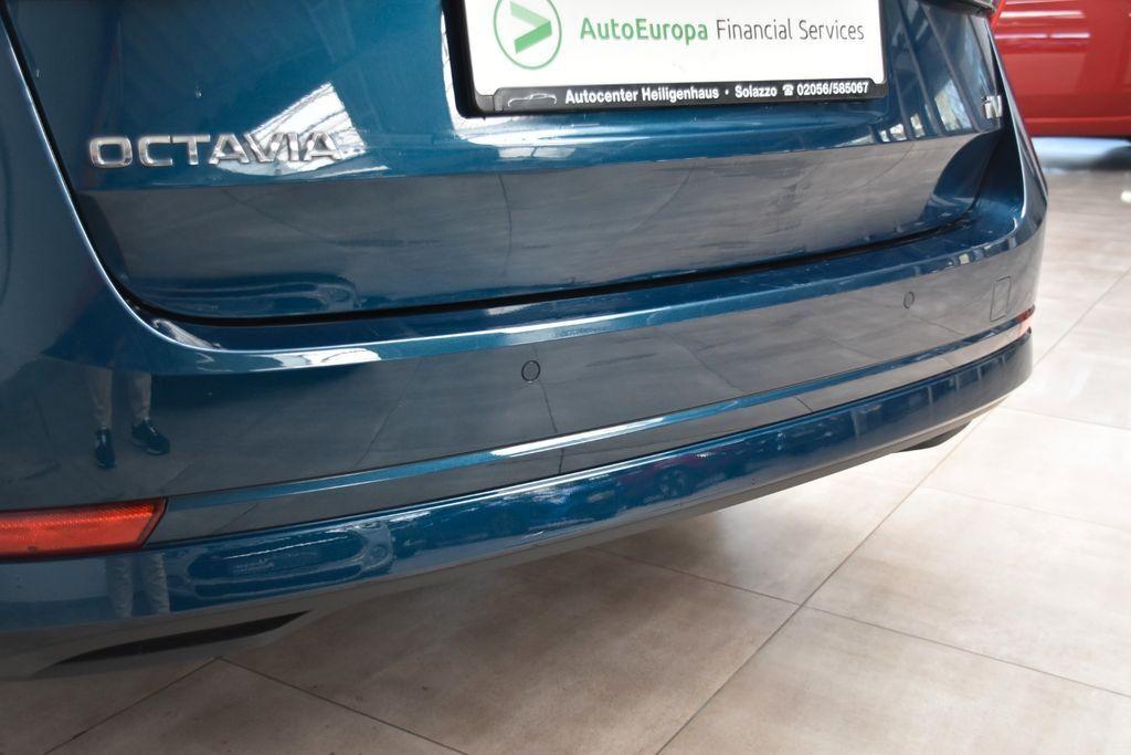 Skoda Octavia Combi Ambition PHYB DSG LED DAB Tempo