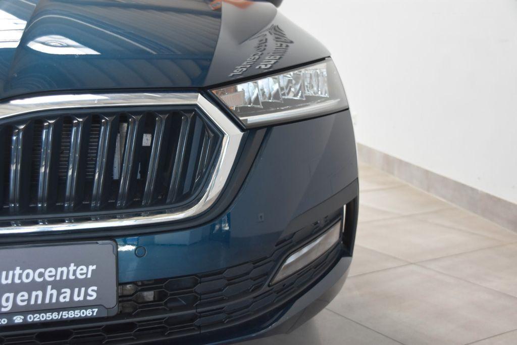 Skoda Octavia Combi Ambition PHYB DSG LED DAB Tempo