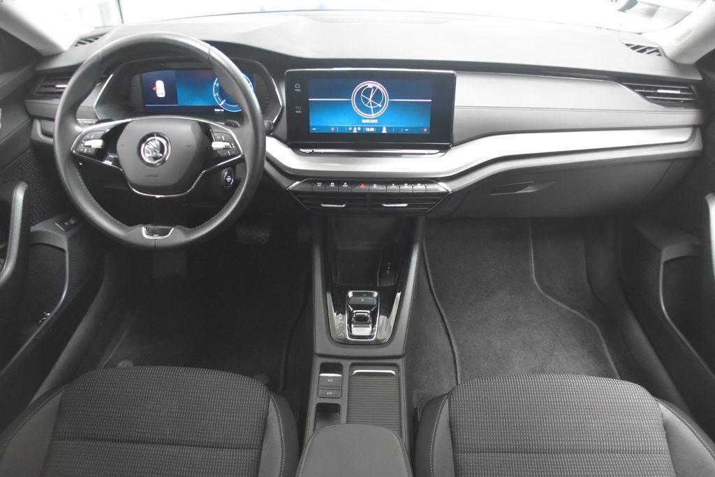 Skoda Octavia Combi Ambition PHYB DSG LED DAB Tempo