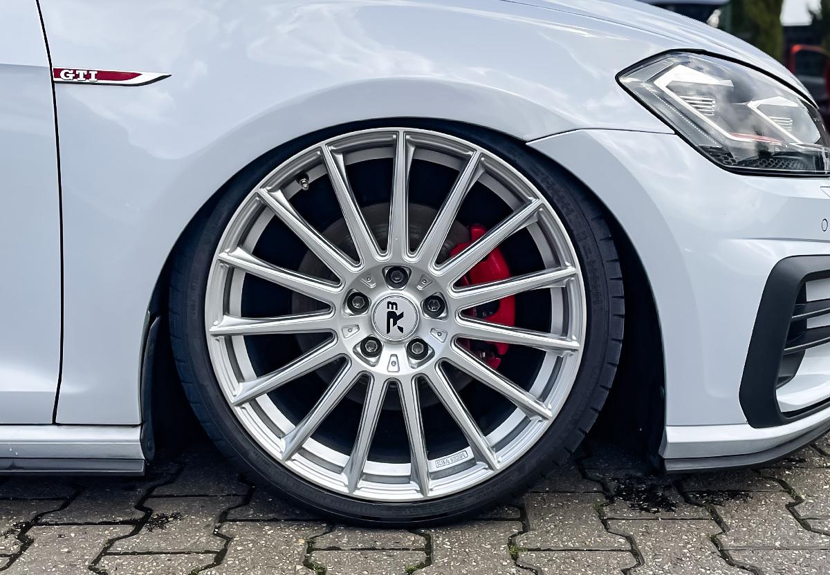 Volkswagen Golf GTI VII 2.0 AIRRIDE NAVI SHZ PDC
