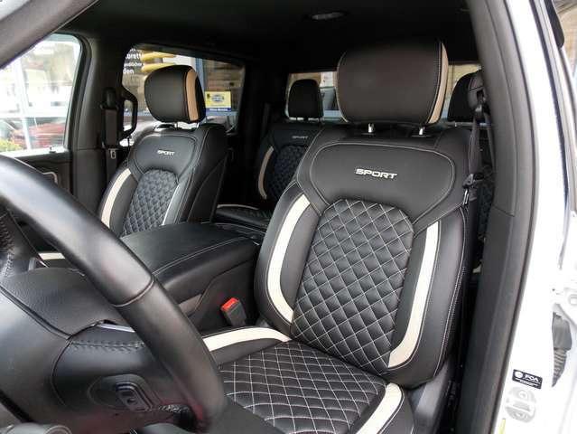 Dodge RAM 1500 BIGHORN 5.7 HEMI 4x4 LED LEDER NAVI