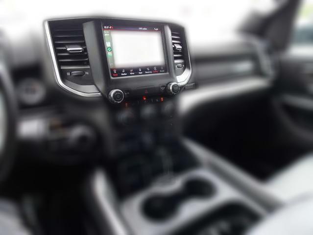 Dodge RAM 1500 BIGHORN 5.7 HEMI 4x4 LED LEDER NAVI