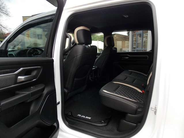 Dodge RAM 1500 BIGHORN 5.7 HEMI 4x4 LED LEDER NAVI