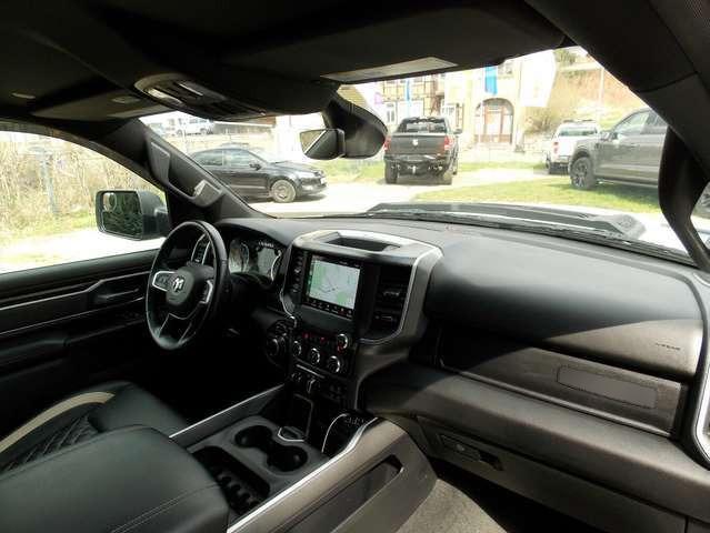 Dodge RAM 1500 BIGHORN 5.7 HEMI 4x4 LED LEDER NAVI