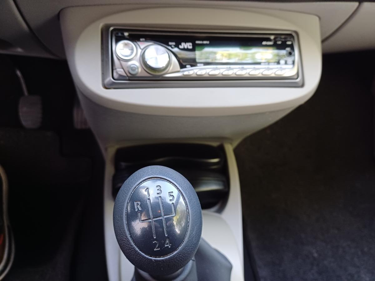 Renault Twingo 1.2 60 Authentique 2 HD RCD 8 fach Bereift 