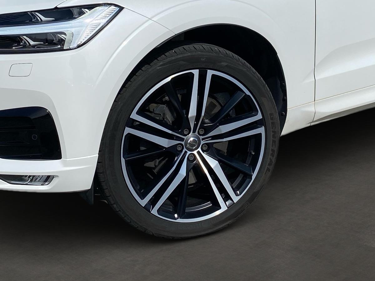 Volvo XC60 B4 AWD R Design AHK Standheizung IntelliSafe Pro