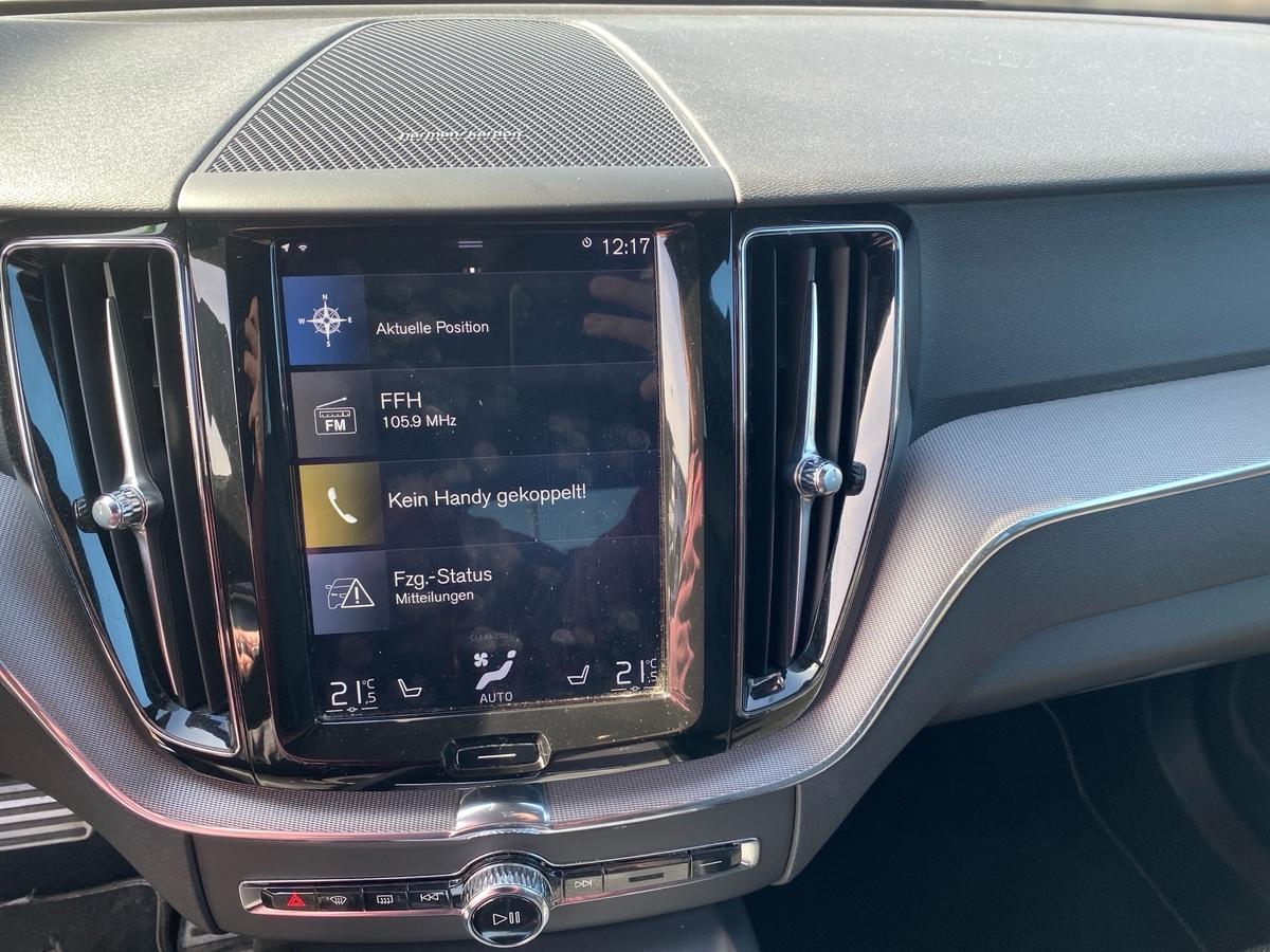 Volvo XC60 B4 AWD R Design AHK Standheizung IntelliSafe Pro