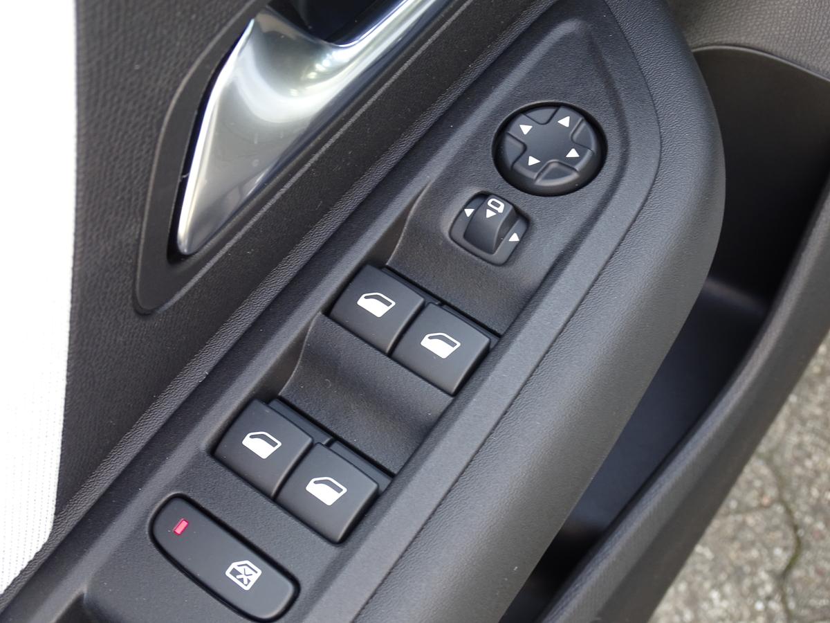 Citroën C4 1.2 PureTech 130 EAT8 Max Automatik 
