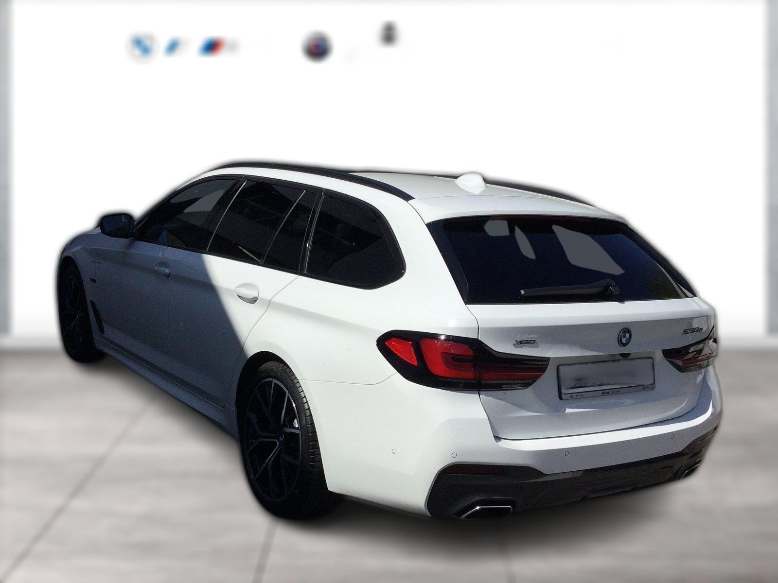 BMW 530e xDrive TOURING M SPORT LASER AHK PANO HUD ALARM KOMFORTZG