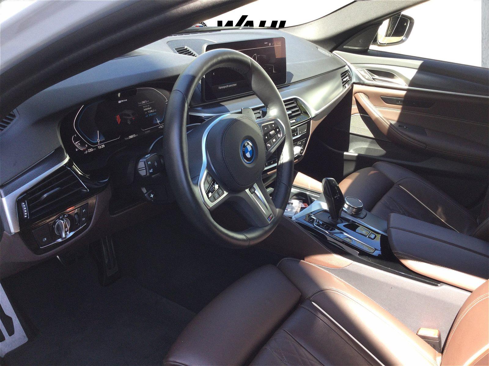 BMW 530e xDrive TOURING M SPORT LASER AHK PANO HUD ALARM KOMFORTZG