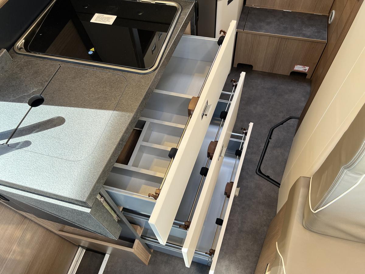 Malibu Genius 641 LE ACC+Truma 6E+Leder+Chassis-Plus
