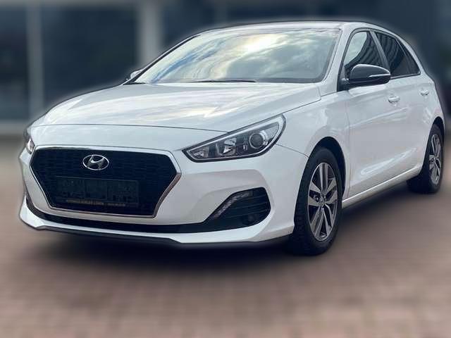 Hyundai i30 Passion 1.4 Rückfahrkamera SHZ LenkradHZG Spur...