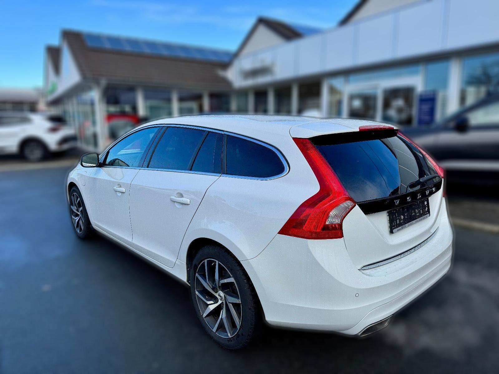 Volvo V60 D6 AWD Plug in Hybrid Geartronic Momentum