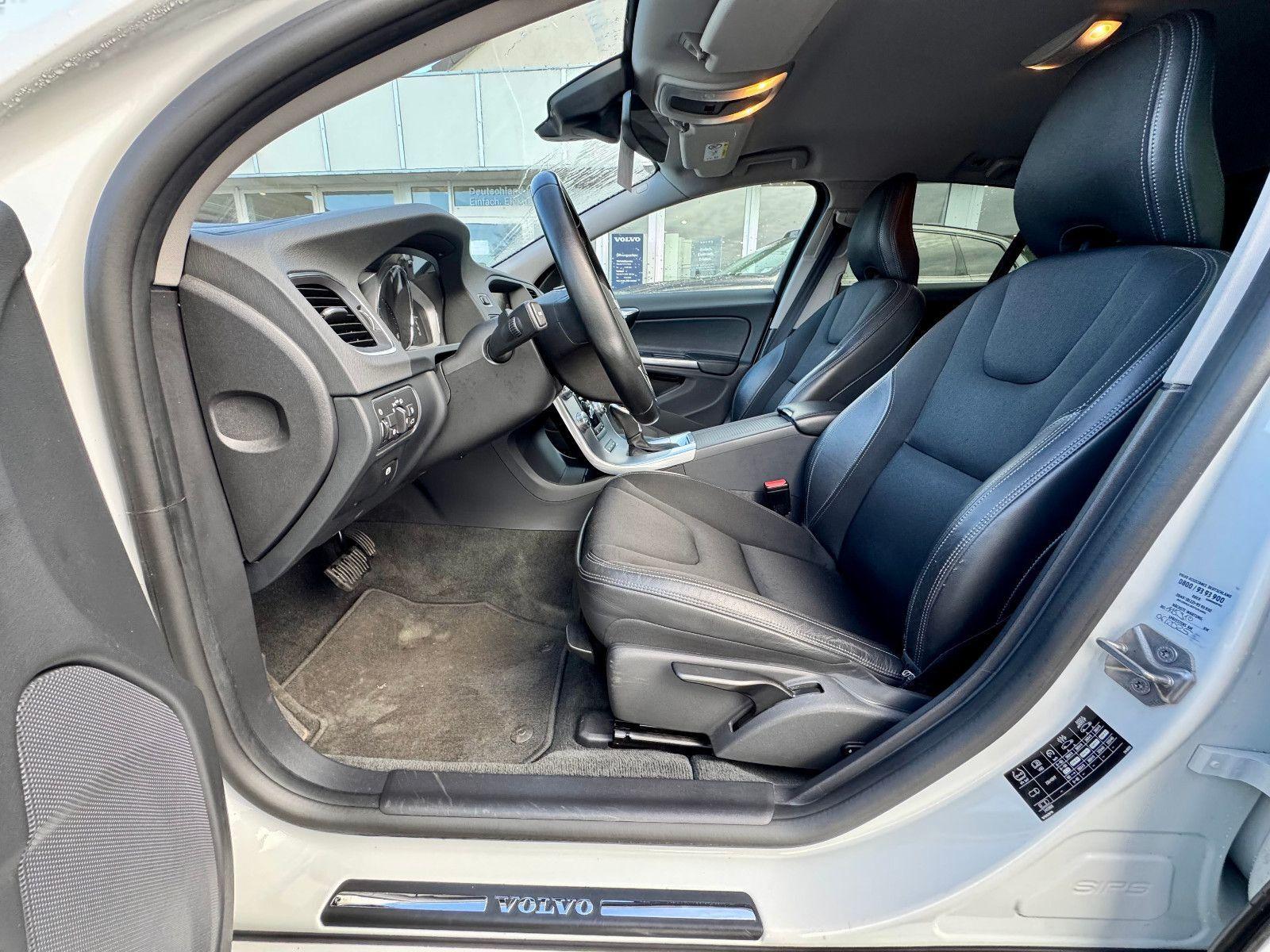 Volvo V60 D6 AWD Plug in Hybrid Geartronic Momentum