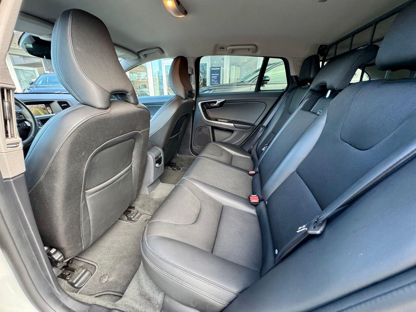 Volvo V60 D6 AWD Plug in Hybrid Geartronic Momentum