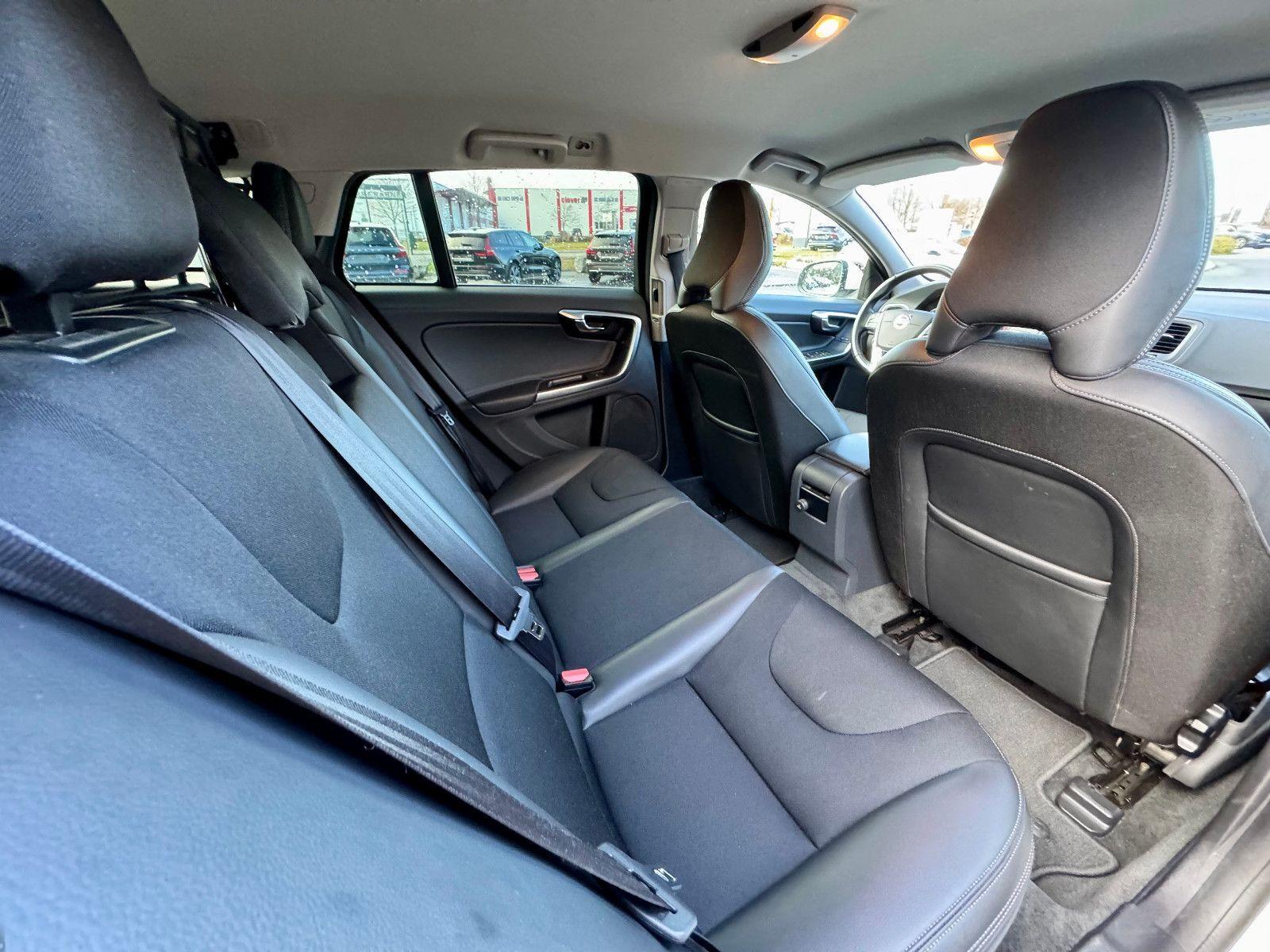 Volvo V60 D6 AWD Plug in Hybrid Geartronic Momentum