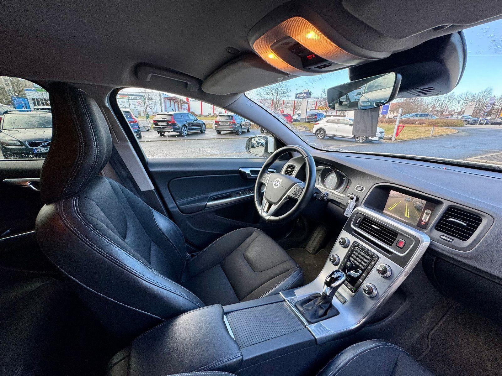 Volvo V60 D6 AWD Plug in Hybrid Geartronic Momentum
