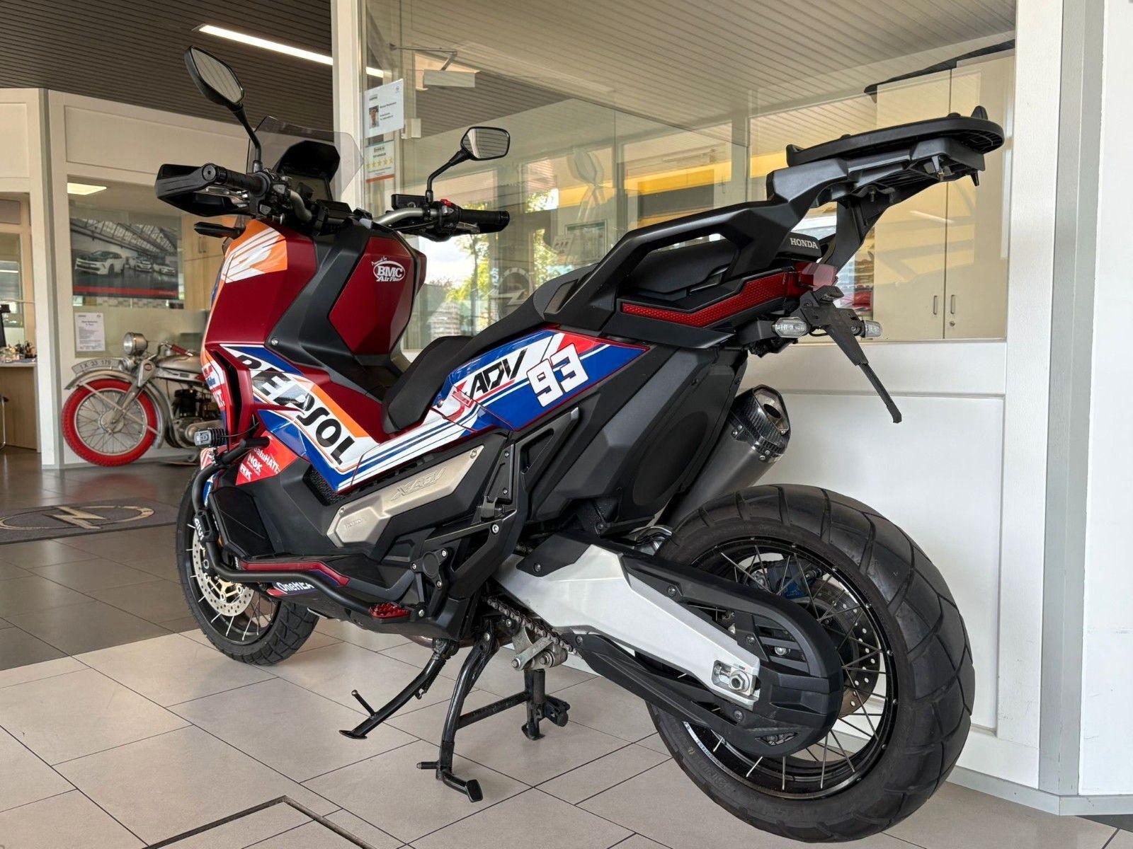 Honda ADV750 *Repsol Design* ADV750 *Repsol Design*