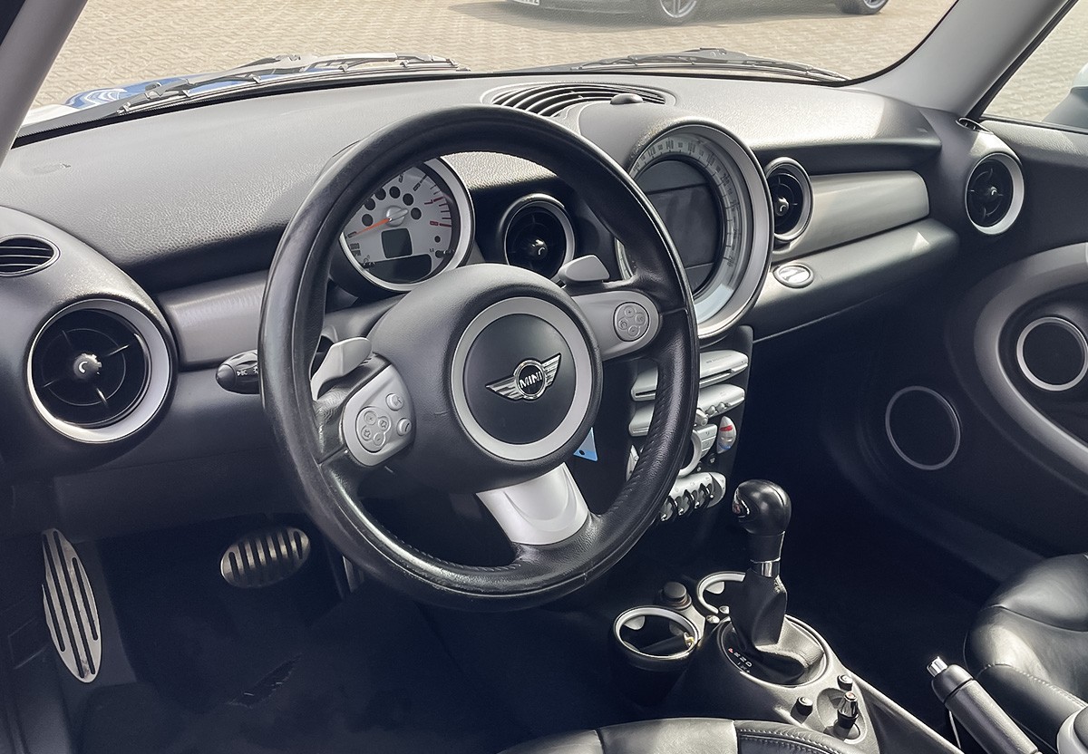 MINI Cooper S NAVI SHZ PANO 