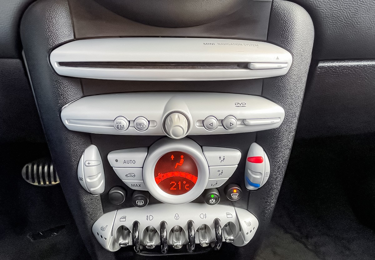 MINI Cooper S NAVI SHZ PANO 
